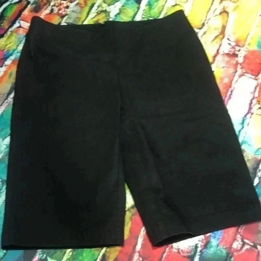 Bisou Bisou Brand Size 2 Ladies Shorts Stretch And Comfort